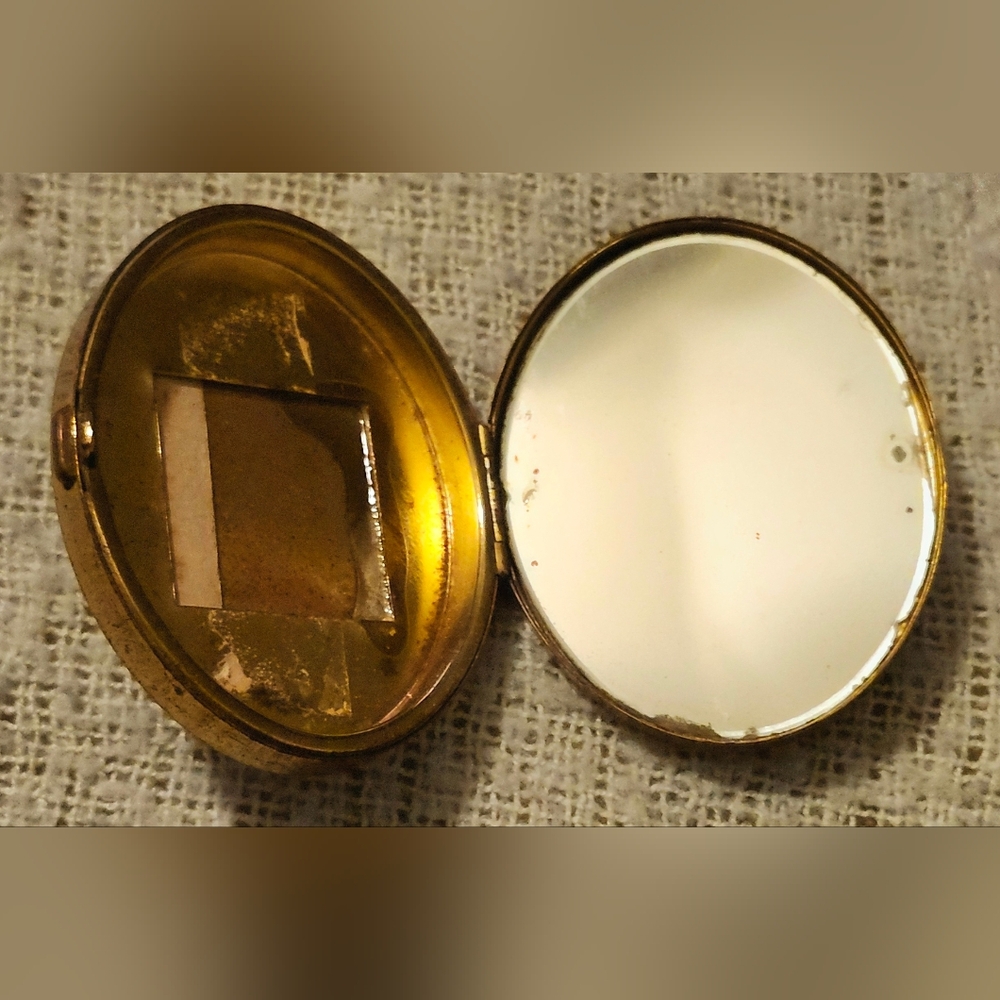 Vintage Marhill Genuine Mother of Pearl Compact - Picture 6 of 9